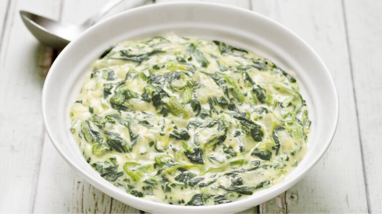 Prepará espinacas a la crema con esta receta y disfrutalas a la hora de la cena 
