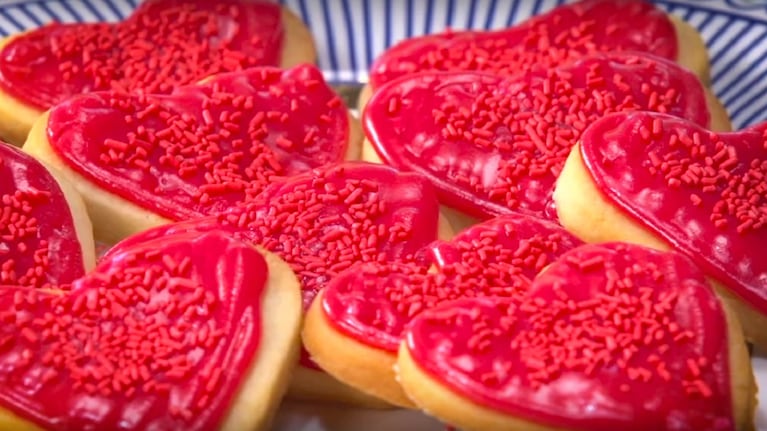 Prepara galletitas de amor con esta receta ideal para regalarle a tu pareja