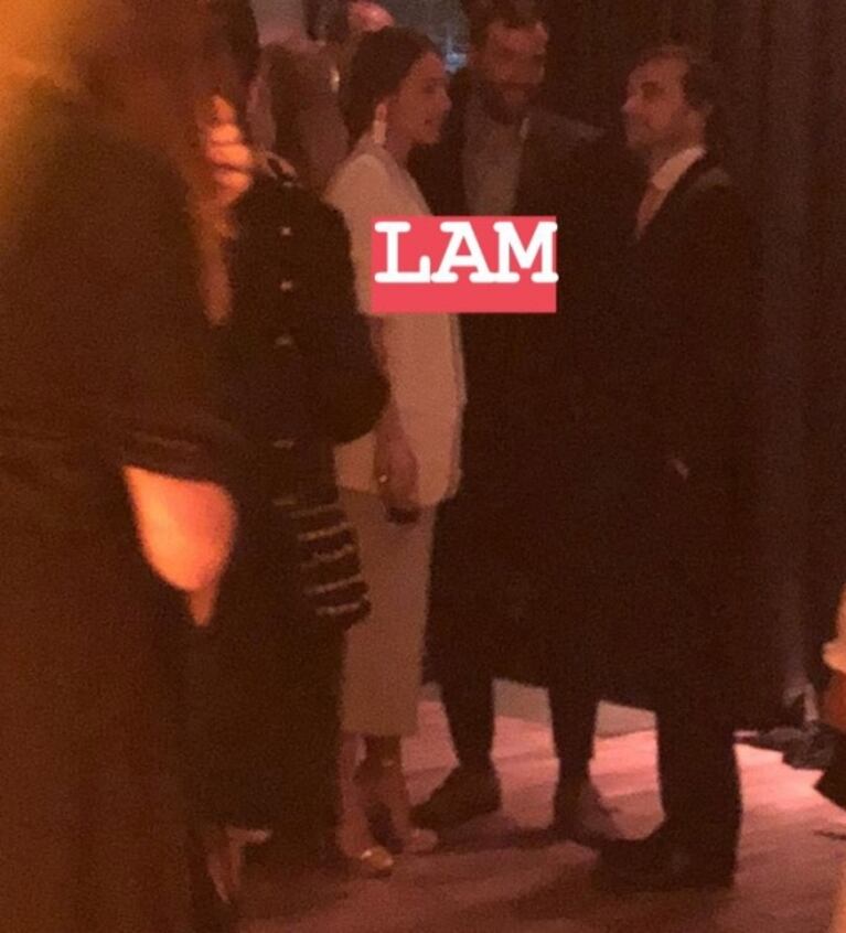 ¡Presentación oficial! Pampita y Polito Pieres, juntos y mimosos en la boda de un amigo del polista