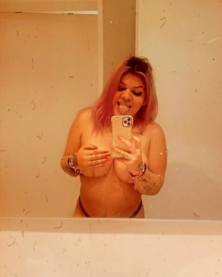 Profundo mensaje de More Rial junto a una foto semi desnuda: "Me costó mucho aceptarme; esta soy yo y este es mi cuerpo"