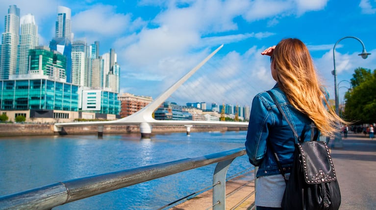 Pronóstico del tiempo en Argentina para el fin de semana largo del 1, 2 y 3 de mayo (Foto creada con IA)