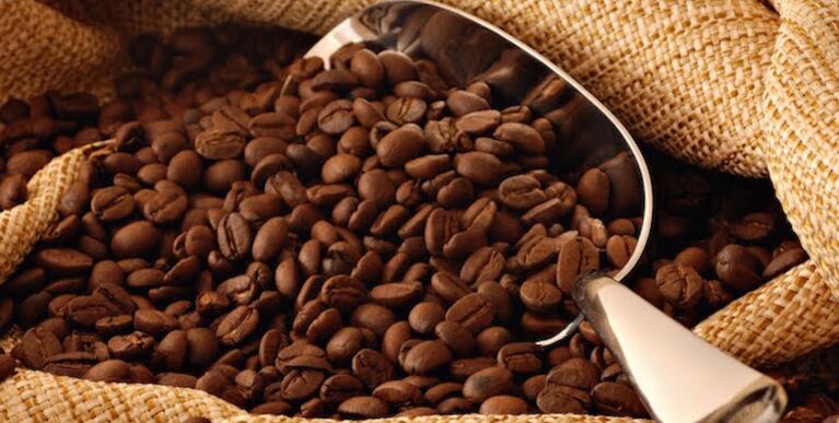 Propiedades de la cafeína para la salud del cabello y la piel