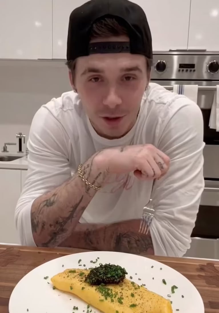 Qué es de la vida de Brooklyn Beckham: del modelaje a la cocina | Créditos: Instagram @brooklynpeltzbeckham