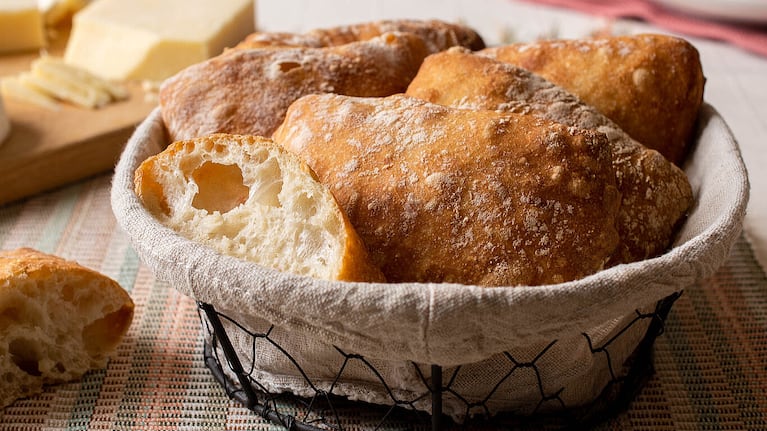 Qué es el pan de cristal y por qué se convirtió en uno de los más famosos del mundo.