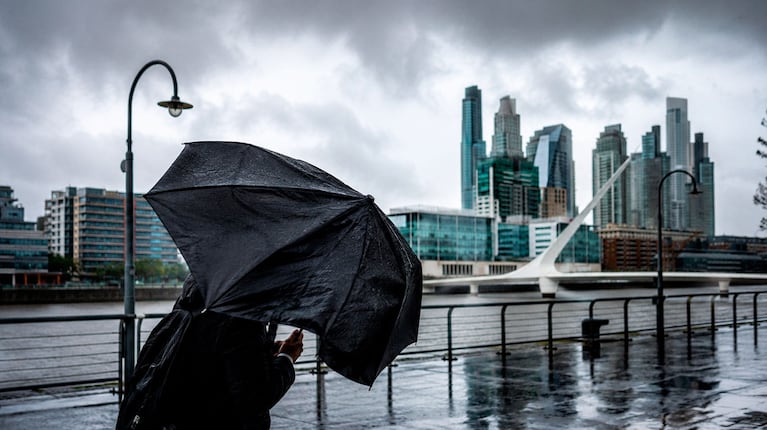 Qué es la ciclogénesis y cómo afectará a Buenos Aires este jueves 7 de mayo, según el SMN (foto creada con IA)