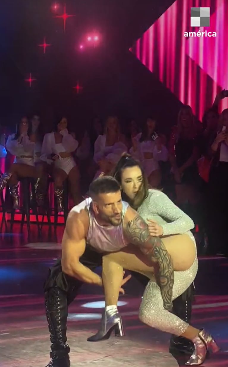 ¡Qué susto! Lali González debutó en el Bailando y tuvo un percance en el truco final de su coreografía