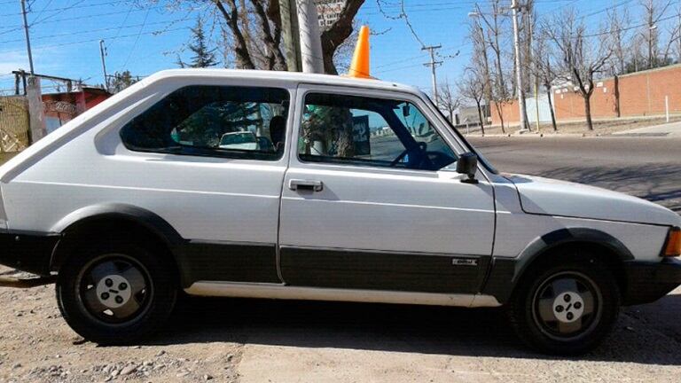 Quería vender un auto pero la negociación por WhatsApp se convirtió en un fenómeno viral
