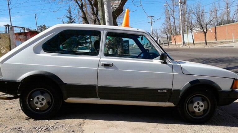 Quería vender un auto pero la negociación por WhatsApp se convirtió en un fenómeno viral