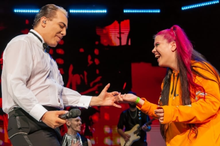 Quién es LWLO, la cantante que se presentó con Cristian Castro en el Movistar Arena