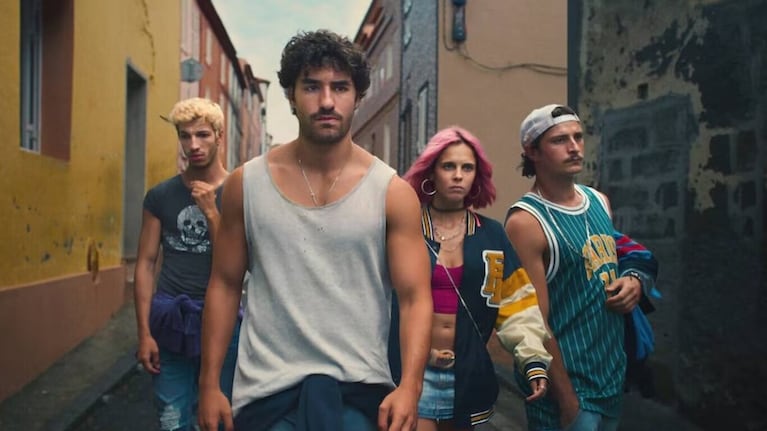 Rabo de Peixe mezcla thriller, drama juvenil y humor negro.