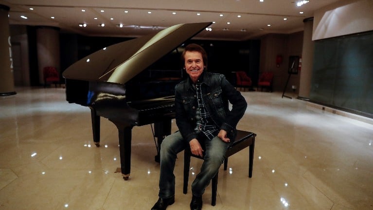 Raphael: "cualquier día se da ese dúo con Julio Iglesias" Foto: EFE.