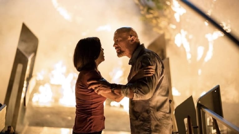 Rascacielos: Rescate en las alturas, con Dwayne Johnson, está disponible en Netflix.