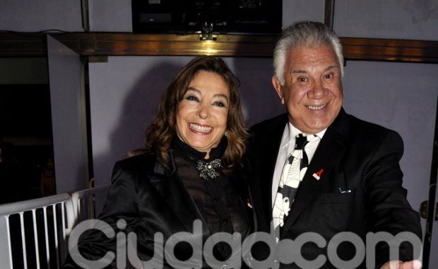 Raúl Lavié y su esposa asistieron al estreno de Stravaganza (Foto: Jennifer Rubio). 