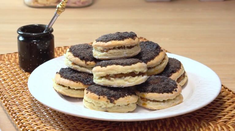 Receta fácil de tortitas negras rellenas: el secreto para más sabor 