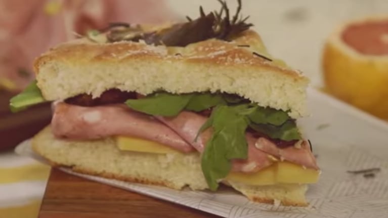 Receta fácil: foccacia de alcauciles y romero