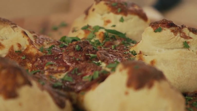 Receta fácil para una estrella de queso, jamón y salchicha