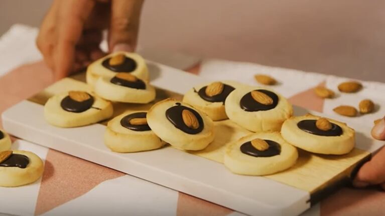 Receta fácil: pepas de almendras y chocolate