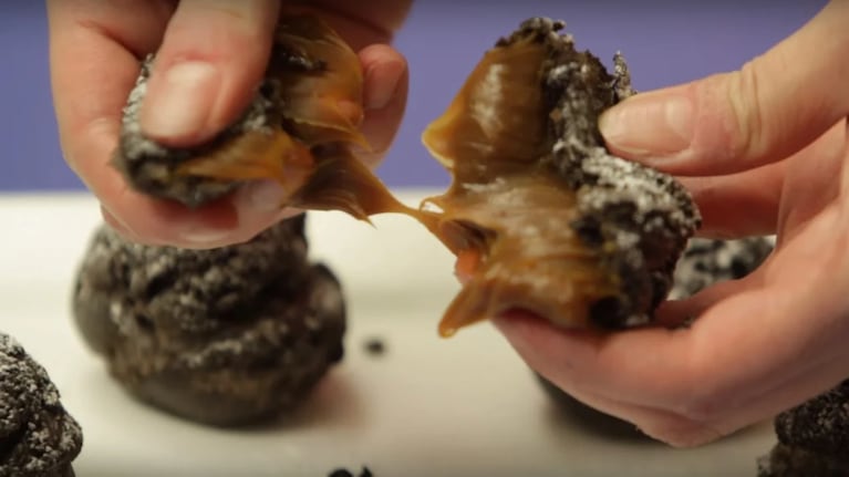 Receta simple de bombas crujientes de chocolate y dulce de leche