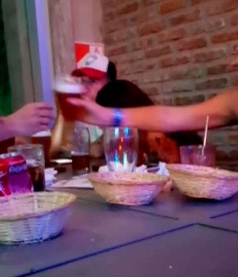 Recién separado, Defederico habló de sus fotos con una mujer en un bar: "Ya no tengo que dar explicaciones, pero es una amiga y Cinthia la conoce"