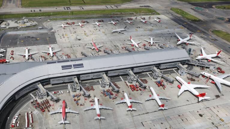 Récord de pasajeros en aeropuertos de Estados Unidos pese al coronavirus