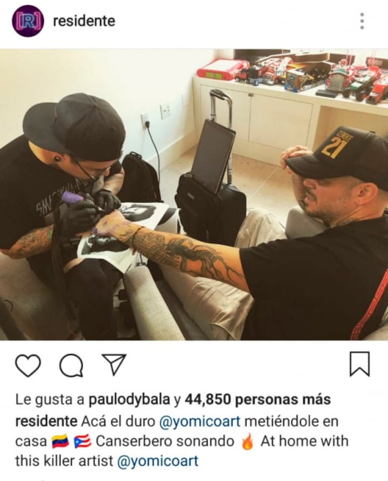 René Pérez se tatuó la cara de su hijo en la mano: "Ahora Milo volará conmigo y cantaremos juntos"