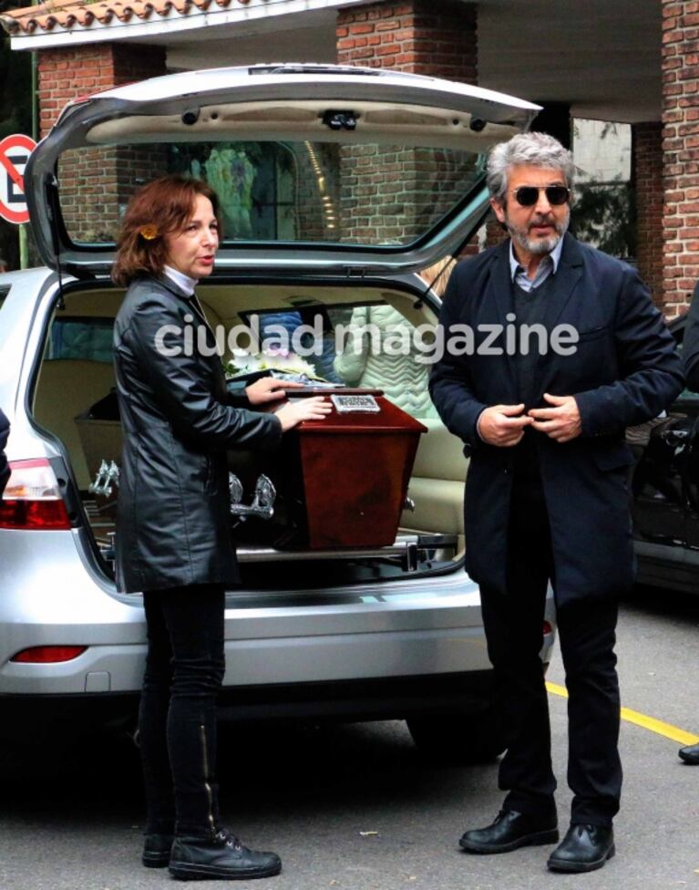 Ricardo Darín despidió los restos de su madre, Reneé Roxana, en el cementerio de la Chacarita 