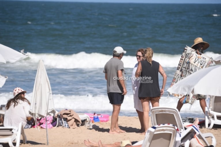 Ricardo Darín disfruta de sus vacaciones en Punta del Este: las fotos a puro relax frente al mar