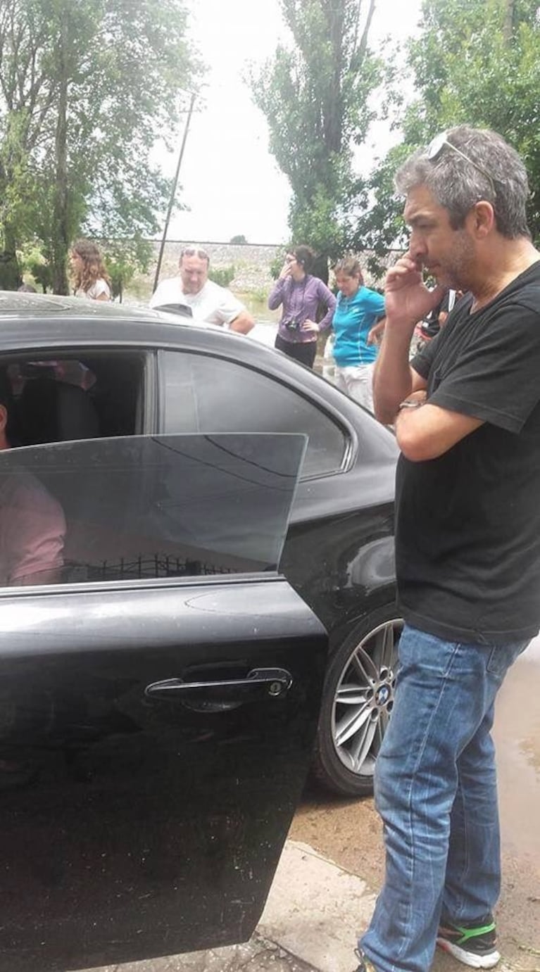 Ricardo Darín y el Chino, varados en una ruta de Santa Fe por las inundaciones