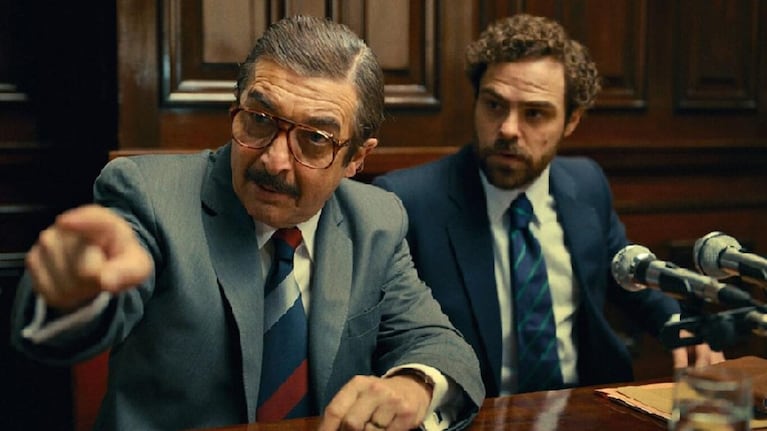 Ricardo Darín y Peter Lanzani en una película que refleja lo sucedido en el país.