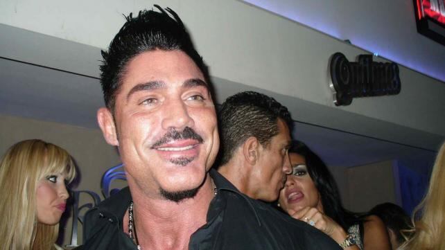 Ricardo Fort donó 200.000 pesos,  pero debió esperar como el resto