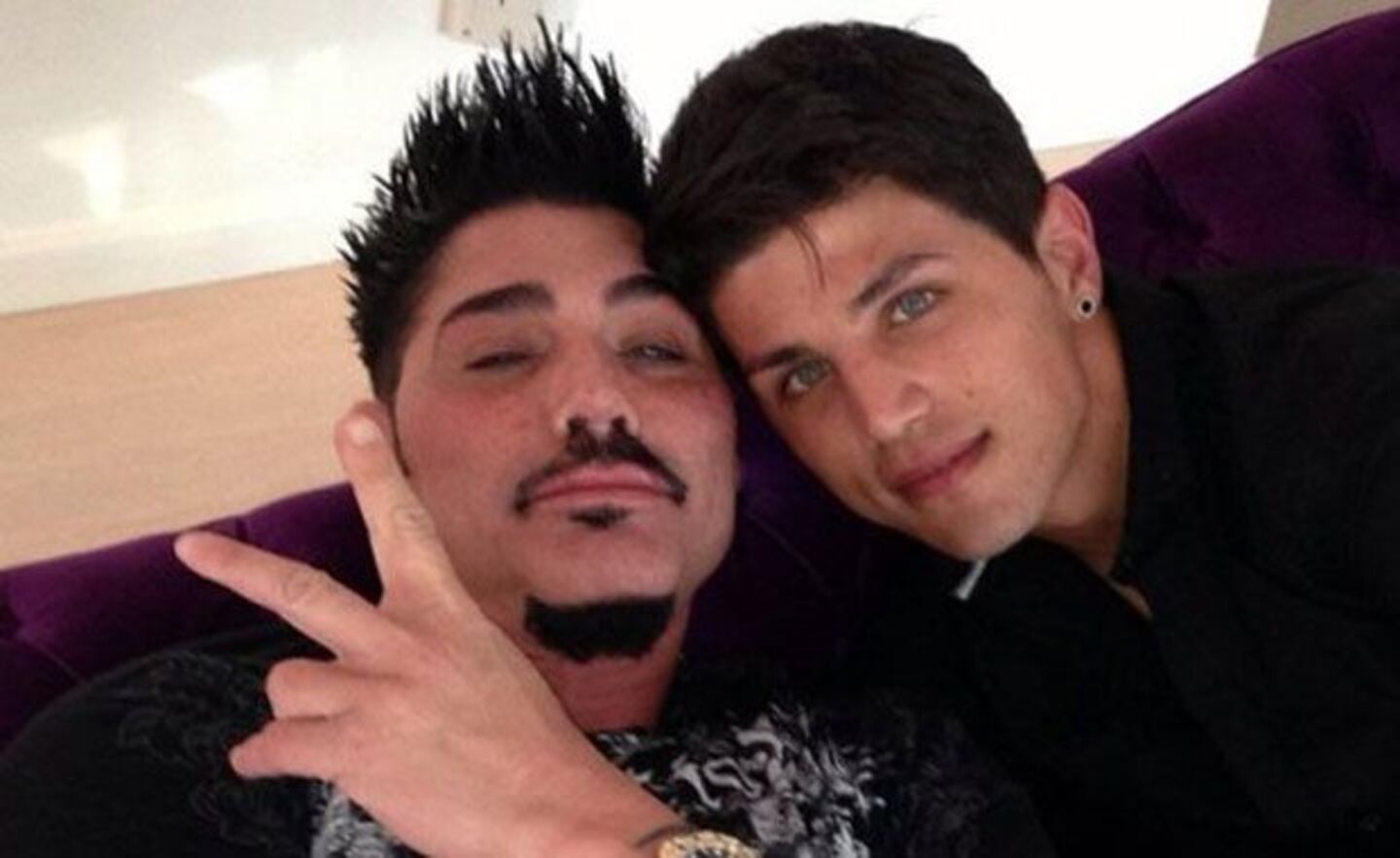 Ricardo Fort y su novio, Rodrigo Díaz. (Foto: @ricarfort)