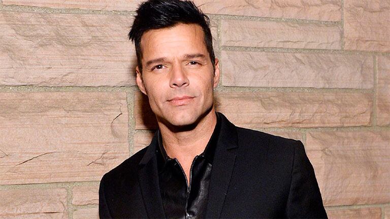 Ricky Martin fue internado por lesiones en una rodilla durante un show en Las Vegas     