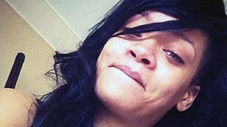 Rihanna. Hace muy poquito, la cantante posteó una foto a Instagram a cara lavada. (Foto: Web)