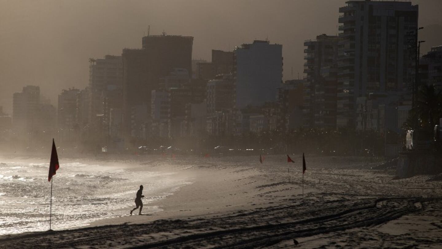 Río de Janeiro cerró el comercio y la hotelería por 10 días para evitar más muertes por coronavirus. Foto. DPA.