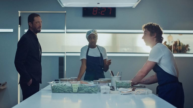 Ritchie, Sydney y Carmy, el trío de la cocina en The Bear.