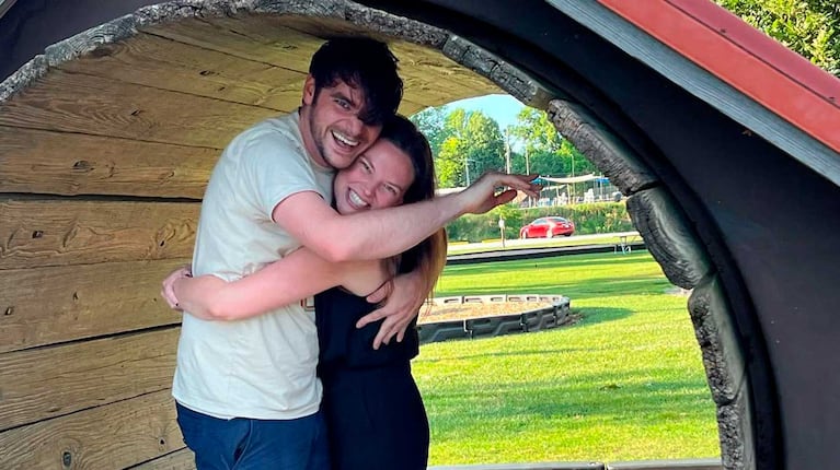 RJ Mitte y su novia Kennedy Suárez (Foto: Instagram @rjmitte)