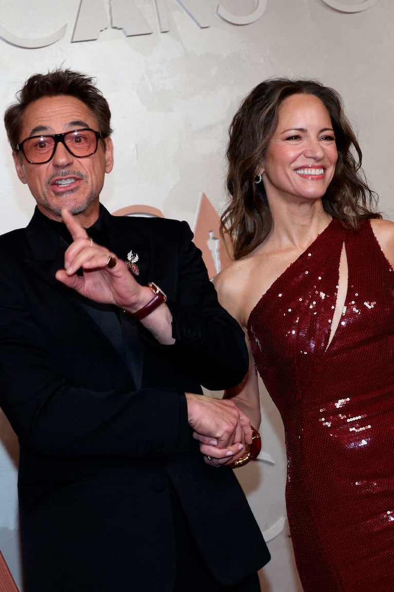 Robert Downey Jr. y Susan Downey (REUTERS-Aude Guerrucci)