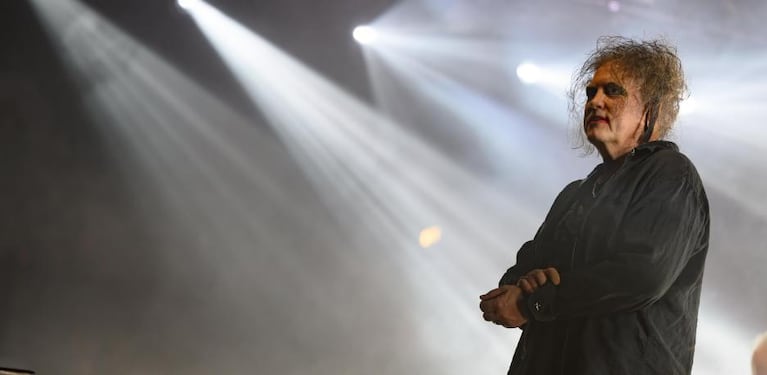 Robert Smith, en una actuación de The Cure en Londres, en el año 2022 SHLOMI PINTO / GETTY
