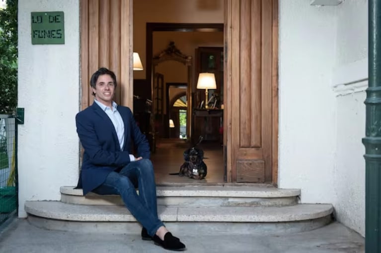 Robertito Funes Ugarte abrió las puertas de su casa de campo: un refugio vintage para sus 10 perros rescatados. Crédito: Instagram