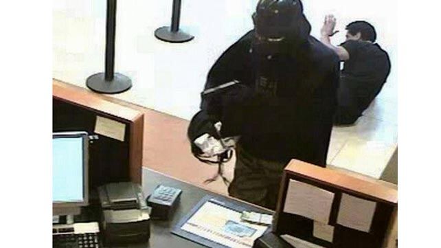 Robó un banco disfrazado de Darth Vader