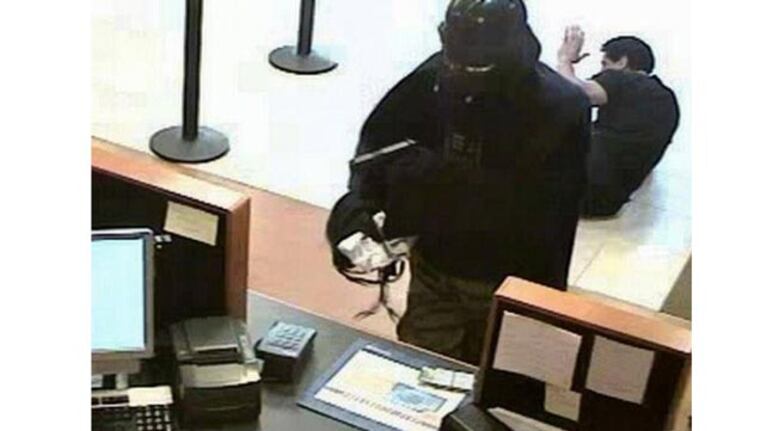Robó un banco disfrazado de Darth Vader