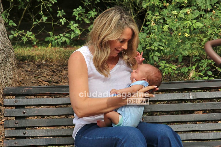 Rocío Marengo con su bebé Isidro (Foto: Movilpress)