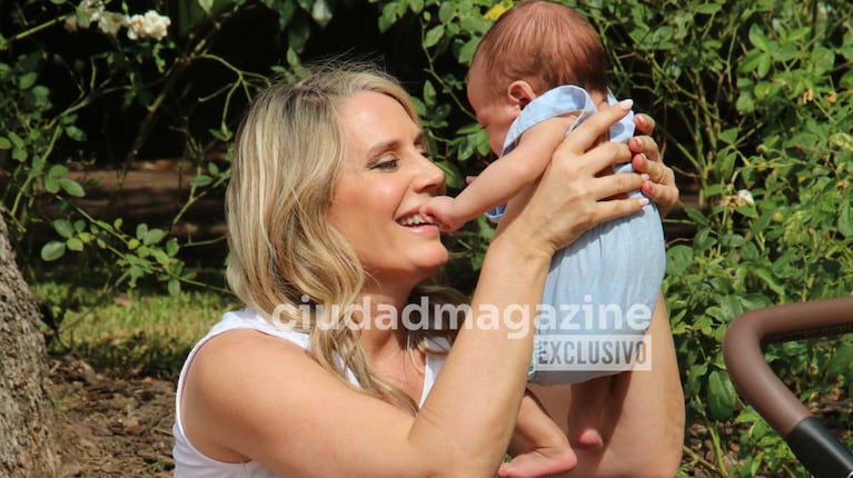 Rocío Marengo con su bebé Isidro (Foto: Movilpress)