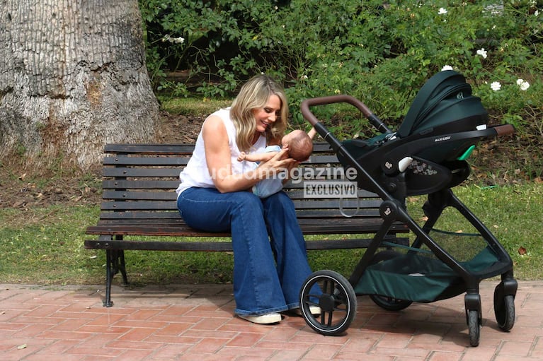 Rocío Marengo con su bebé Isidro (Foto: Movilpress)