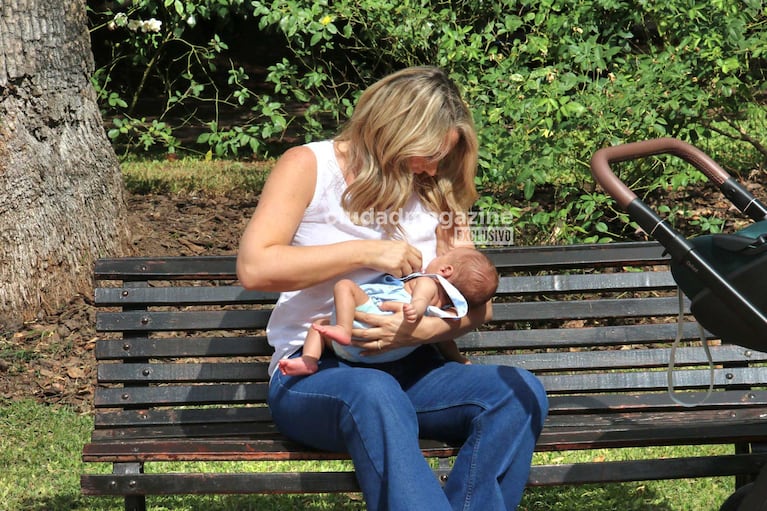 Rocío Marengo con su bebé Isidro (Foto: Movilpress)