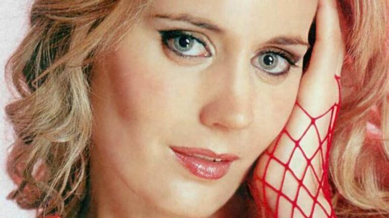Rocío Marengo firmó contrato con Florencia de la V