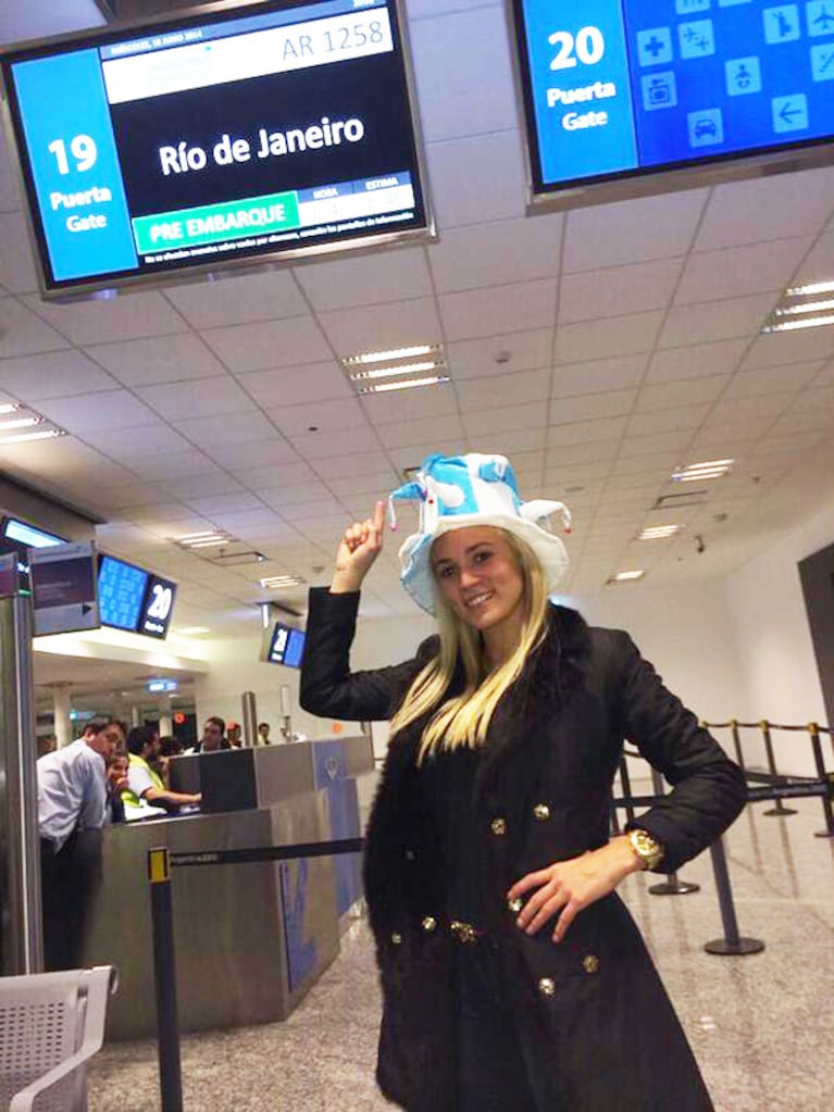 Rocío Oliva viajó a Brasil para comentar el Mundial (Fotos: Twitter). 