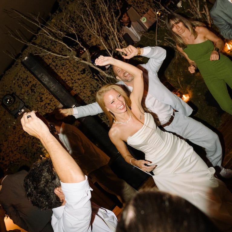 Rocío Pardo y Nicolás Cabré publicaron fotos inéditas de su casamiento: baile, besos y más | Créditos: Instagram @rrociopardo