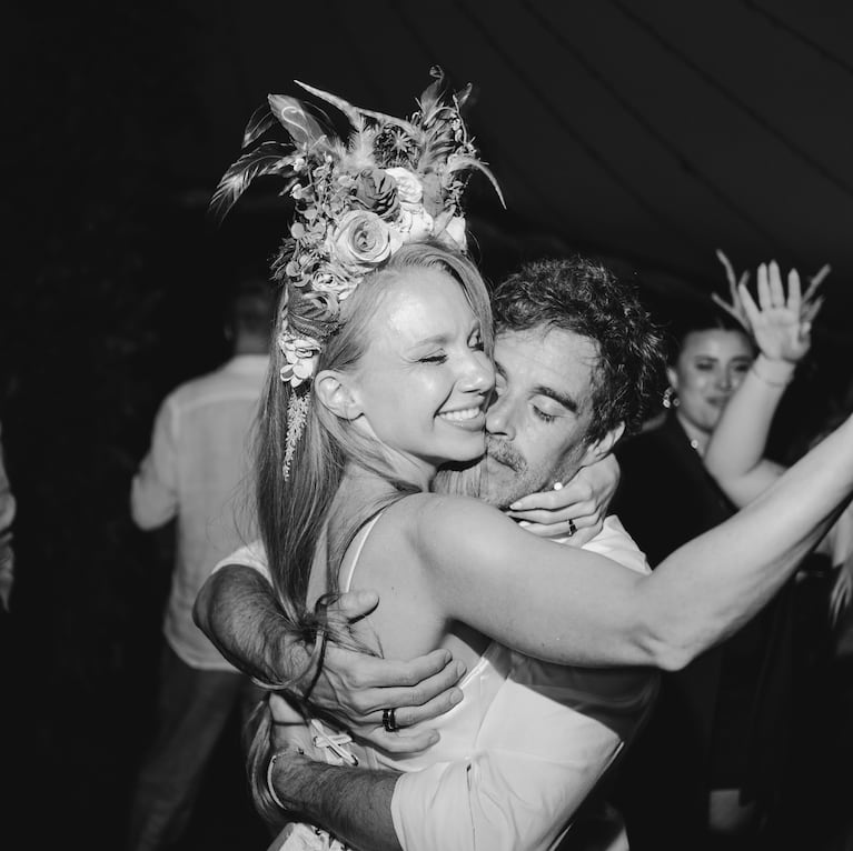 Rocío Pardo y Nicolás Cabré publicaron fotos inéditas de su casamiento: baile, besos y más | Créditos: Instagram @rrociopardo
