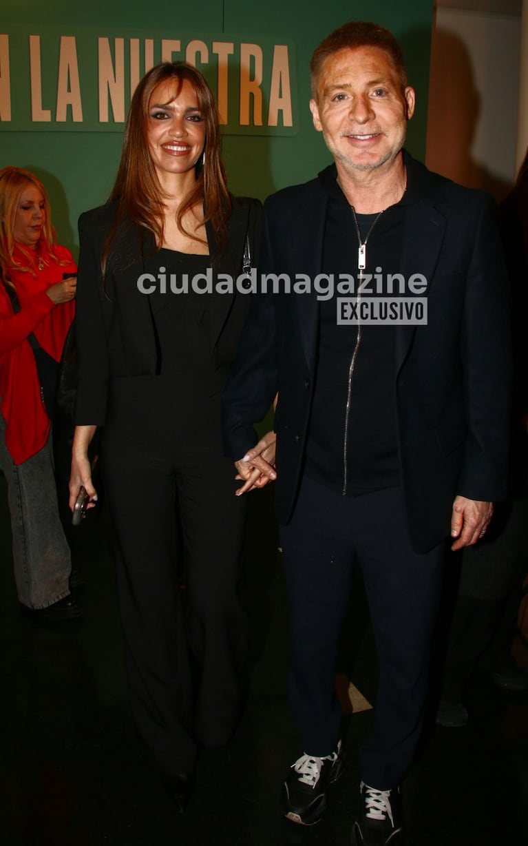 Rocío Robles y Adrián Suar en el estreno de Con la Nuestra (Foto: Movilpress).